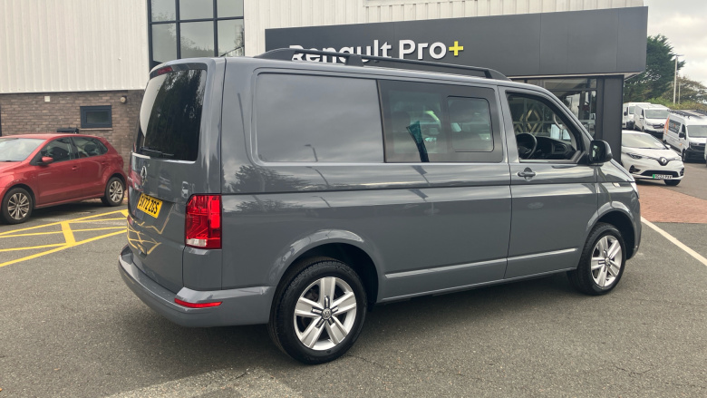 Volkswagen Transporter T32 Swb Diesel 2.0 TDI 110 Highline Kombi Van